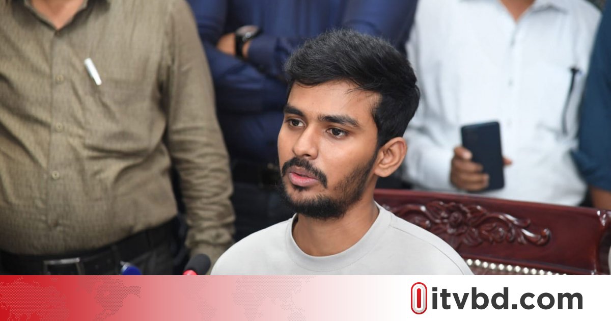 স্বাস্থ্য উপদেষ্টার বিদেশে চিকিৎসা নিয়ে যা বললেন আসিফ মাহমুদ