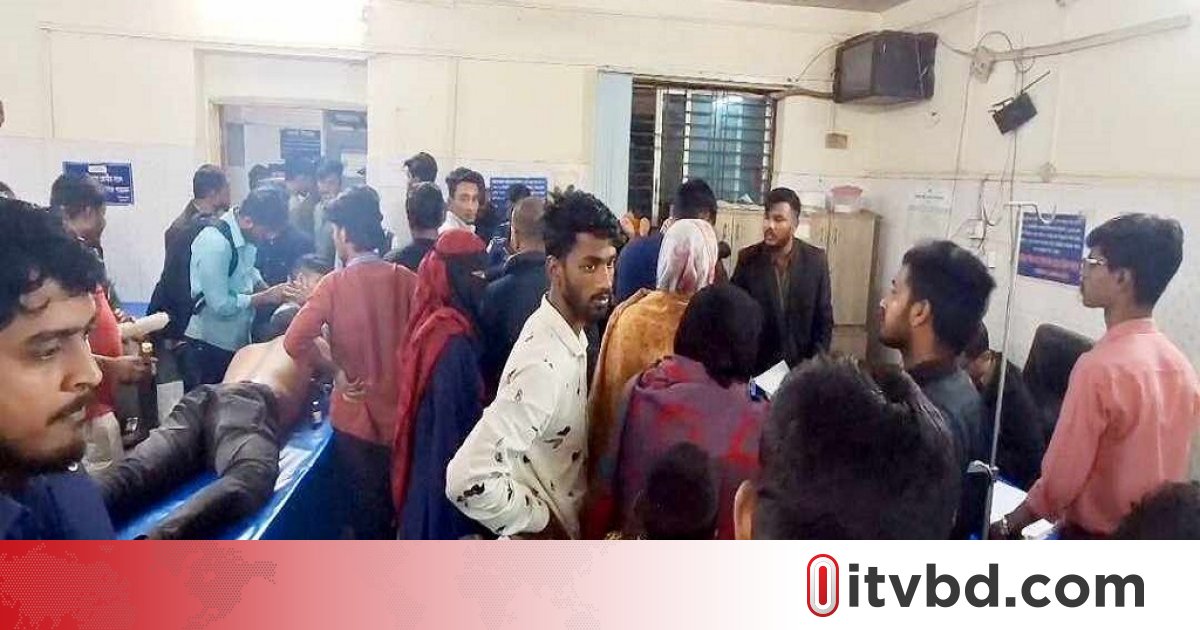 ছাত্রদল-ছাত্রলীগের মধ্যে সংঘর্ষে শিক্ষার্থীসহ আহত ১৫, আটক ৭