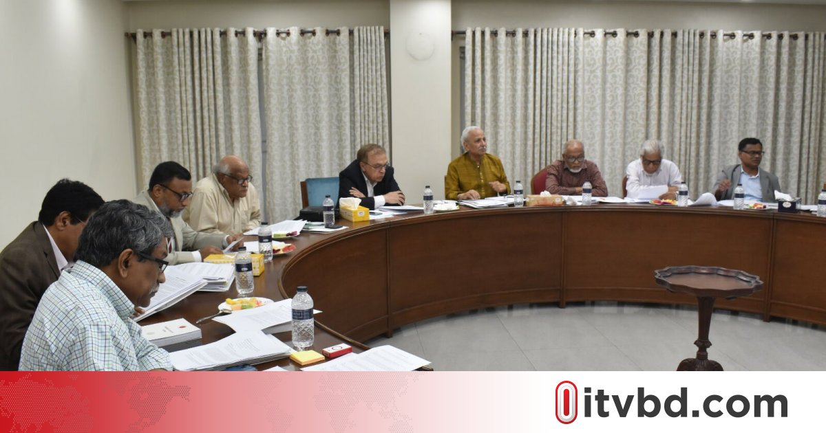 জুলাই জাতীয় সনদ নিয়ে বিশেষজ্ঞদের সঙ্গে ঐকমত্য কমিশনের সভা