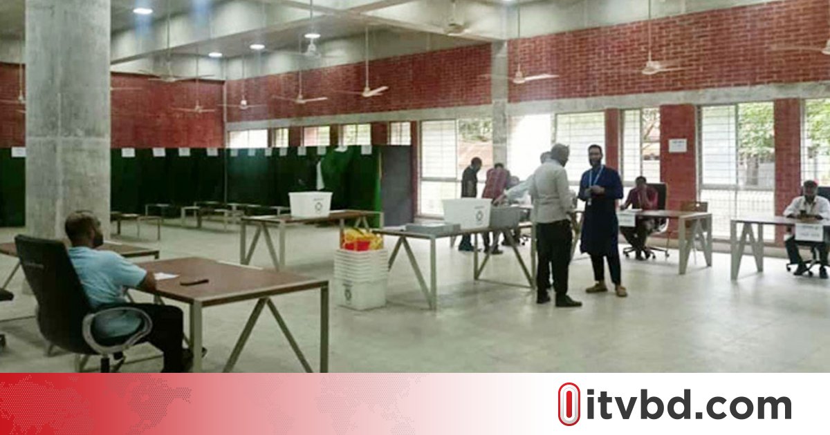 জাকসু নির্বাচন: ফজিলাতুন্নেসা হলে ভোটগ্রহণ সাময়িক বন্ধ