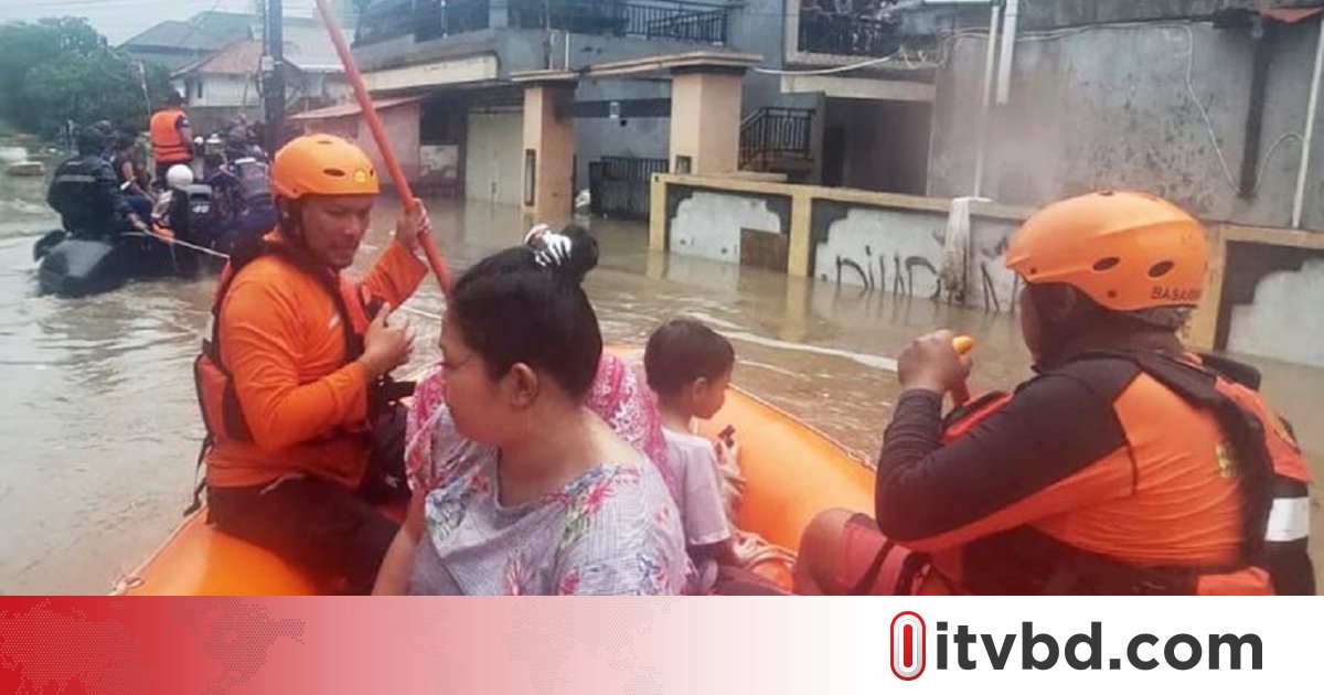 ইন্দোনেশিয়ায় ভারী বৃষ্টি ও বন্যা, ১৫ জনের মৃত্যু