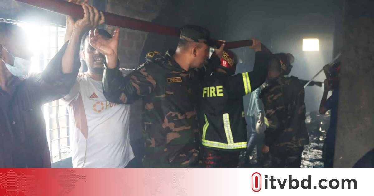 রাঙামাটিতে আগুনে পুড়ে গেছে ১৫ দোকান