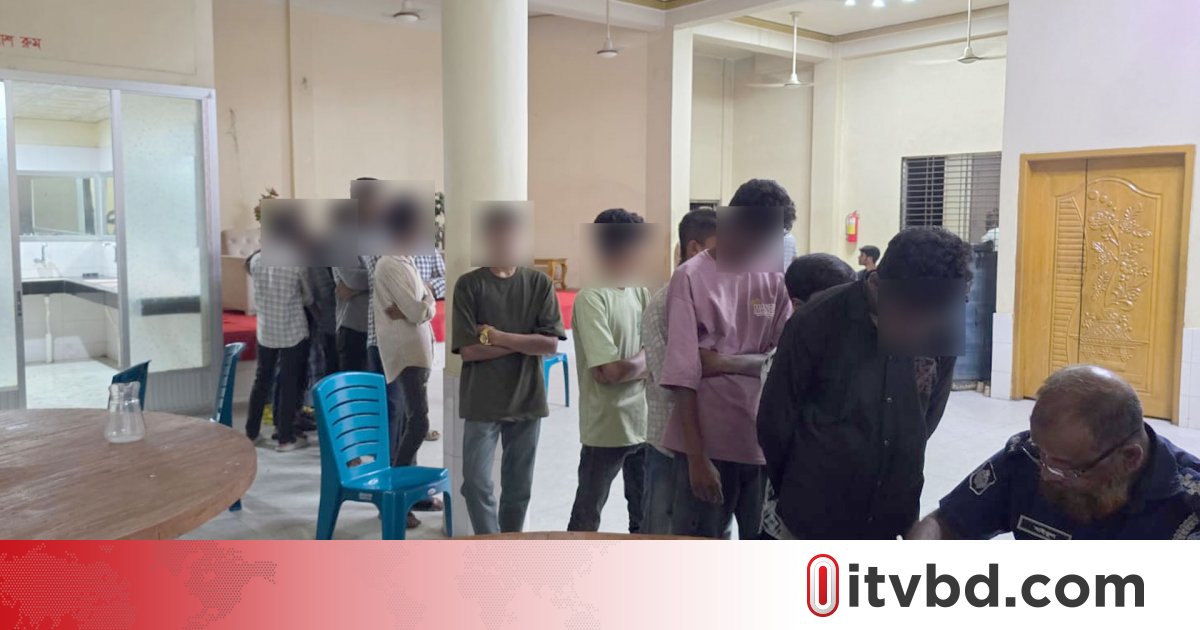 বন্ধুর পার্টিতে গিয়ে ছাত্রলীগ সন্দেহে আটক ৩৯ কিশোর, রাতভর জেরা