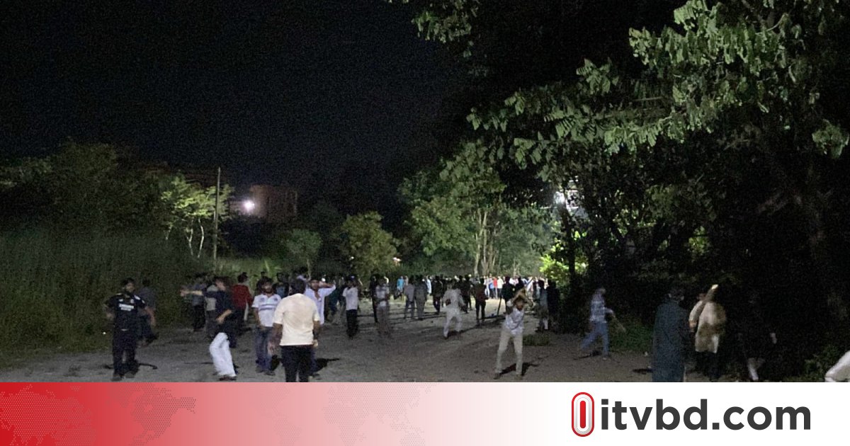 বরিশাল বিশ্ববিদ্যালয়ে দুই বিভাগের শিক্ষার্থীদের মধ্যে পাল্টাপাল্টি ধাওয়া