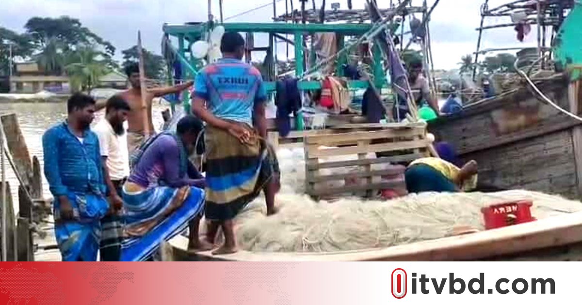পটুয়াখালীতে মাছধরা ট্রলারে গ্যাস সিলিন্ডার বিস্ফোরণ, দগ্ধ ৩ জেলে