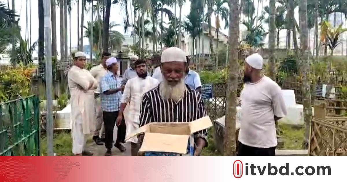 চাঁদপুরে দাফনের সময় নড়ে উঠল নবজাতক