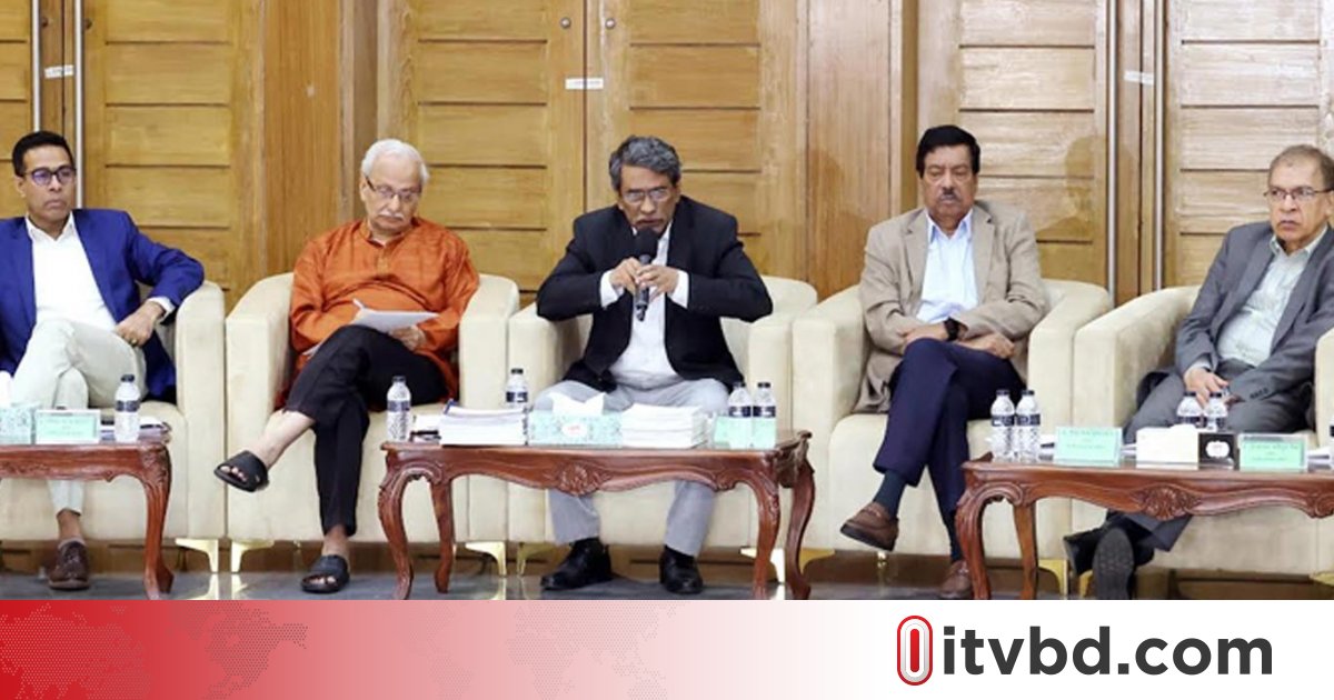জুলাই সনদ বাস্তবায়নে ৪ পদ্ধতি বিশেষজ্ঞদের, মেয়াদের আগেই চূড়ান্ত করতে চায় কমিশন