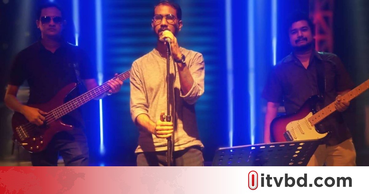 বিরতি ভেঙে নতুন গানে ‘ঋ-ধূণ’