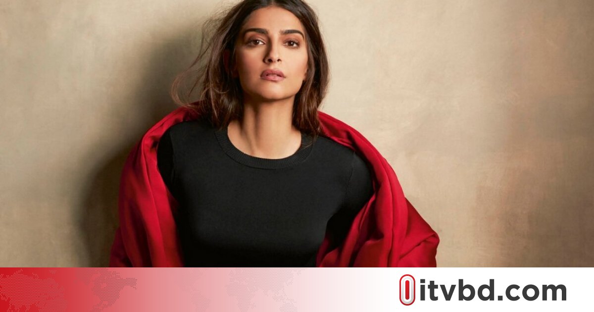 দুর্গোৎসবেই সুখবর দিলেন সোনম
