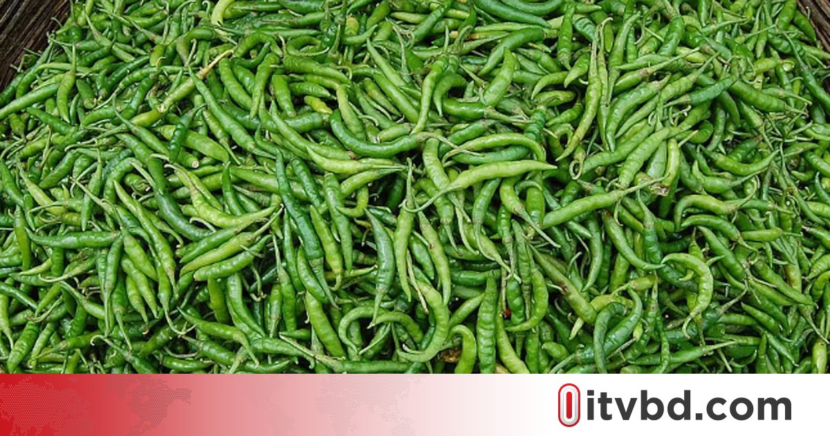 রাজধানীতে কাঁচা মরিচের কেজি ৩০০ টাকার বেশি