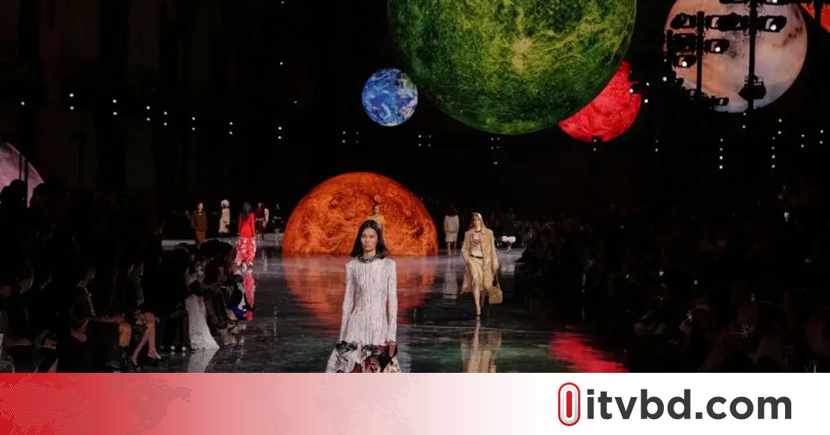 শেষ হলো প্যারিস ফ্যাশন উইক, তারকাখচিত আসরে মুগ্ধ দর্শকরা