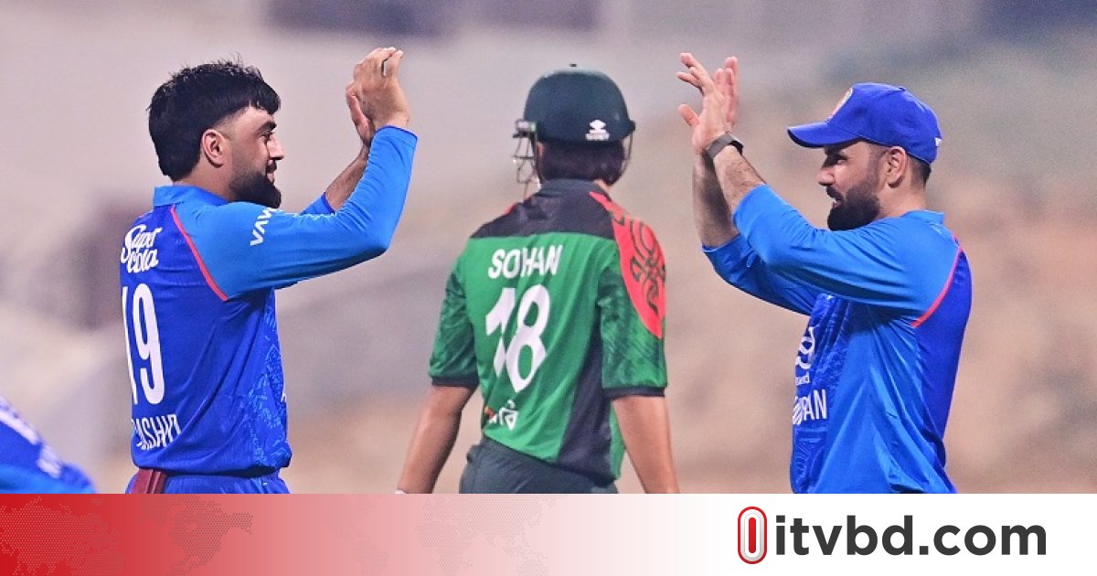 বাংলাদেশ ৩৫ ওভার ব্যাটিং করেছে, এরপর ব্যাটিং বাদে সবকিছু