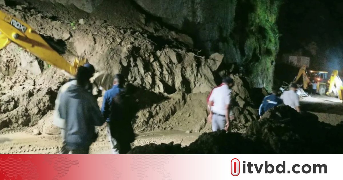 হিমাচল প্রদেশে ভূমিধসের কবলে বাস, ১৮ জনের প্রাণহানি