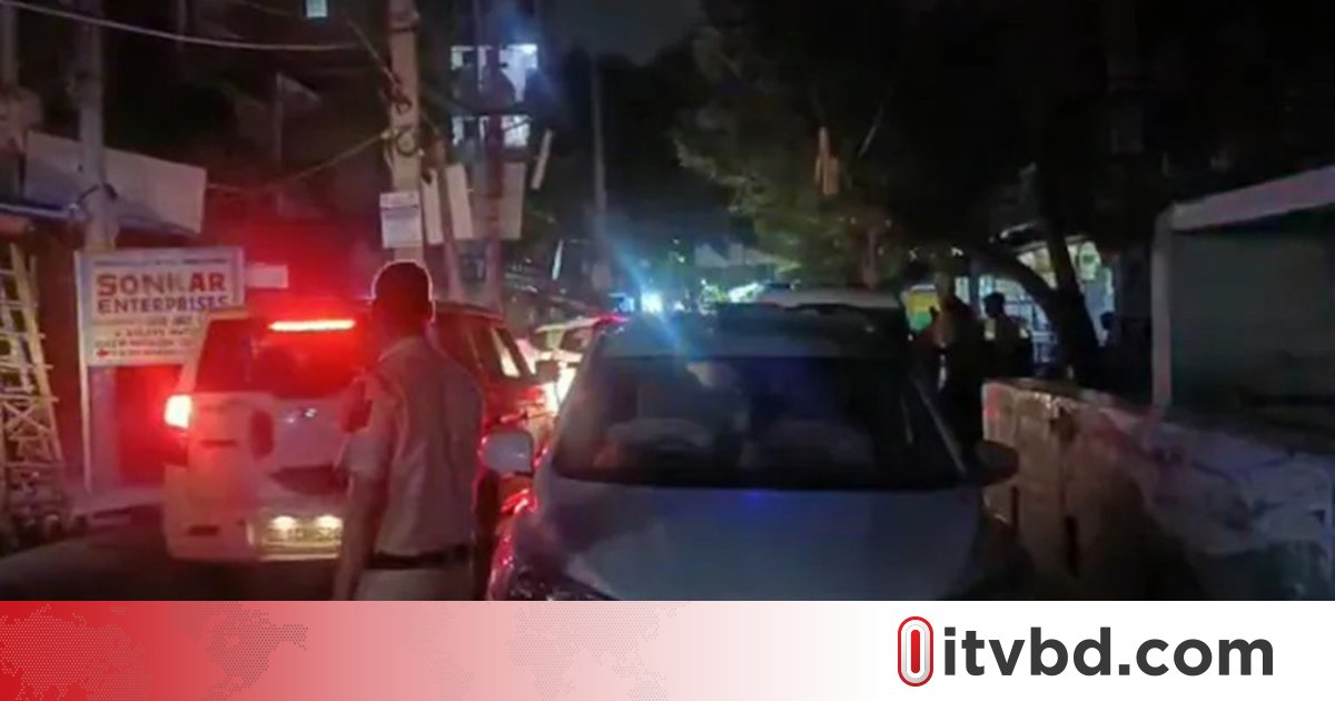 ঘুমন্ত স্বামীর বুকে ফুটন্ত তেল ঢেলে দিলেন স্ত্রী, এরপর ঢাললেন গুড়া মরিচ