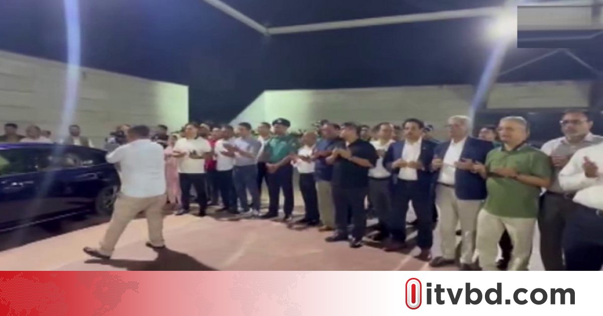 ৭ বছর পর জিয়াউর রহমানের সমাধি জিয়ারত করলেন খালেদা জিয়া