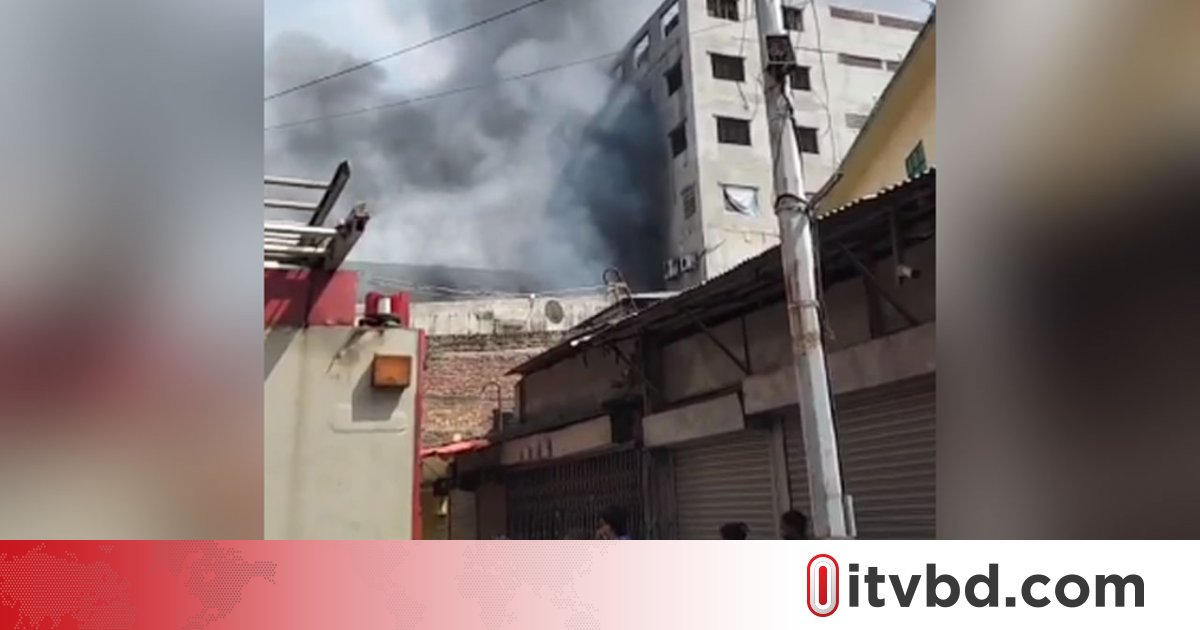 মিরপুরে কারখানায় আগুন, নিয়ন্ত্রণে ফায়ার সার্ভিসের ৭ ইউনিট