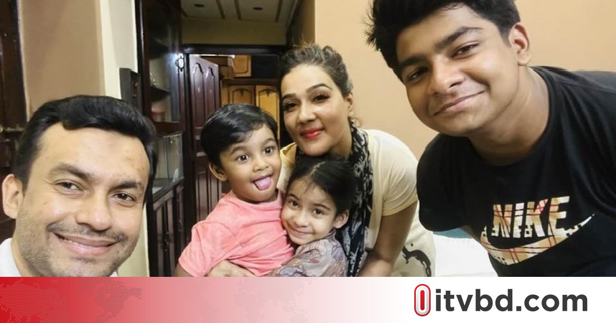মাহি-রাকিবের একই ছবি পোস্ট! জোড়া লাগছে নায়িকার সংসার?