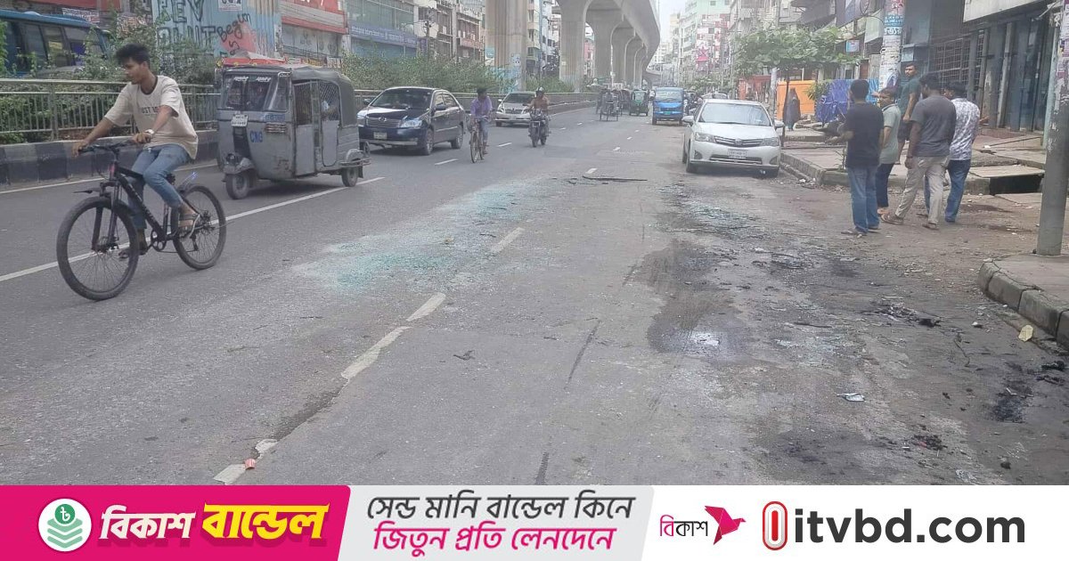 মিরপুরে যাত্রীবাহী বাসে গুলি ও আগুন