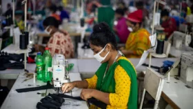 পোশাক শ্রমিকদের মজুরি বাড়ছে
