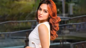 চোখে ব্যান্ডেজ, কী হয়েছে ফারিয়ার?