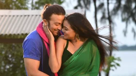 মোবাইলে দেখা যাচ্ছে শাকিবের &lsquo;প্রিয়তমা&rsquo;