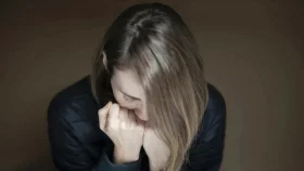 যে কারণে নারীদের মধ্যে আত্মহত্যার ভাবনা আসে