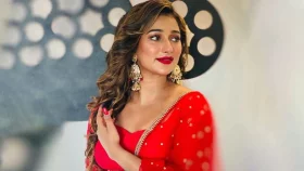 স্পর্শ করায় শুটিং ফেলে কলকাতায় চলে গেছেন নায়িকা