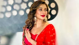 স্পর্শ করার ব্যাপারে মুখ খুললেন সায়ন্তিকা