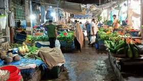 রোজা সামনে রেখে অতি লাভের প্রতিযোগিতা বাজারে