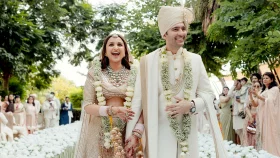 বিয়ের মঞ্চেই রাঘবকে ভালোবাসার চুমু পরিণীতির