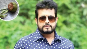 চারটে কাঁচা কলা ও ডাব নিয়ে সানীর অপেক্ষা