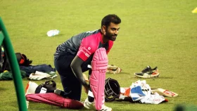 &lsquo;তুমি এক কাজ কর, প্রথম ম্যাচ খেলিও না&rsquo;