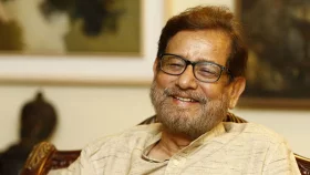 ‘দর্শক মন-প্রাণ দিয়ে নাটক দেখতেন, সেই সময়টাকে খুব মিস করি’