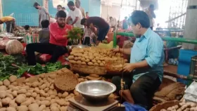আলুর দাম নিয়ন্ত্রণের আদেশ বাস্তবায়ন হয়নি&nbsp;