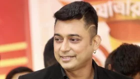 বিয়ের আসরে কনে হাতে লিখেছেন জায়েদের নাম!