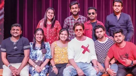 জন্মদিনের আয়োজনে শাহরুখের সঙ্গে বাংলাদেশি তিন ভক্ত