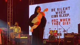 কোলে মৃত সন্তান নিয়ে মমর প্রতিবাদ