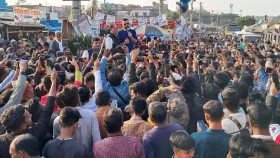 ফরিদপুরে নৌকার নির্বাচনি প্রচারে মাশরাফি