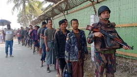 সীমান্তের ওপারে সংঘাত, এপারে শঙ্কা