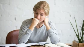 অ্যাথাজাগরফোবিয়ায় কী হতে পারে?