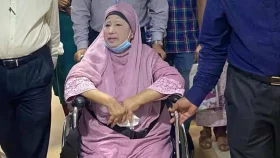 চিকিৎসকের পরামর্শে হাসপাতালে ভর্তি খালেদা জিয়া