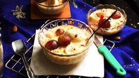 ঈদে বানাতে পারেন রসগোল্লার কাস্টার্ড