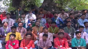 নববর্ষের আনন্দে মেতে ওঠার অপেক্ষা