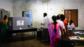ভোট চলাকালে ছত্তীসগঢ়ে বিস্ফোরণ, মণিপুরে বুথে হামলা