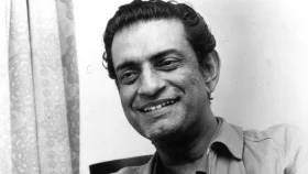 প্রসাদ বদলে সত্যজিৎ রায়!