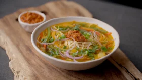 স্যুপি নুডলস থুকপা বানাবেন যেভাবে