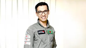 বিশ্ব রেকর্ড গড়তে ৪১ হাজার ফুট উঁচু থেকে লাফ দেবেন বাংলাদেশের আশিক