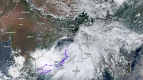 ‘সাতক্ষীরা থেকে কক্সবাজার পর্যন্ত আক্রান্ত হতে পারে ঘূর্ণিঝড়ে’
