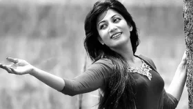 &lsquo;চলেই গেলি সীমানা!&rsquo;