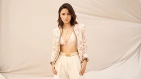 সব্যসাচীর পোশাকে নতুন লুকে আলিয়া ভাট